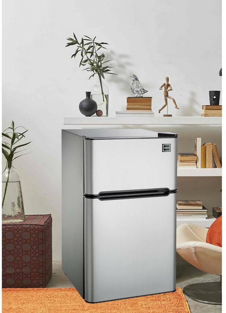 RCA 4.5 Cu ft Single Door Compact Refrigerator Rfr464, Black