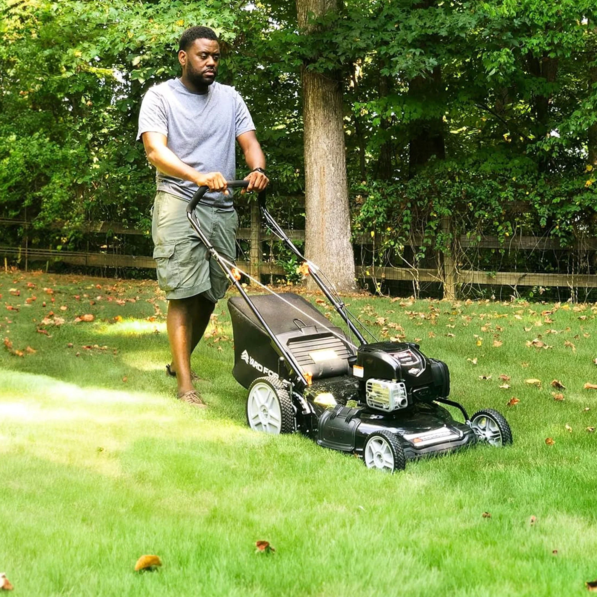 Yard Force Self Propelled Lawn Mower Briggs & Stratton 150cc Gas Engine 22-inch Steel Deck 3-in-1 mulch, bag, side discharge, 12-inch High Rear Wheels