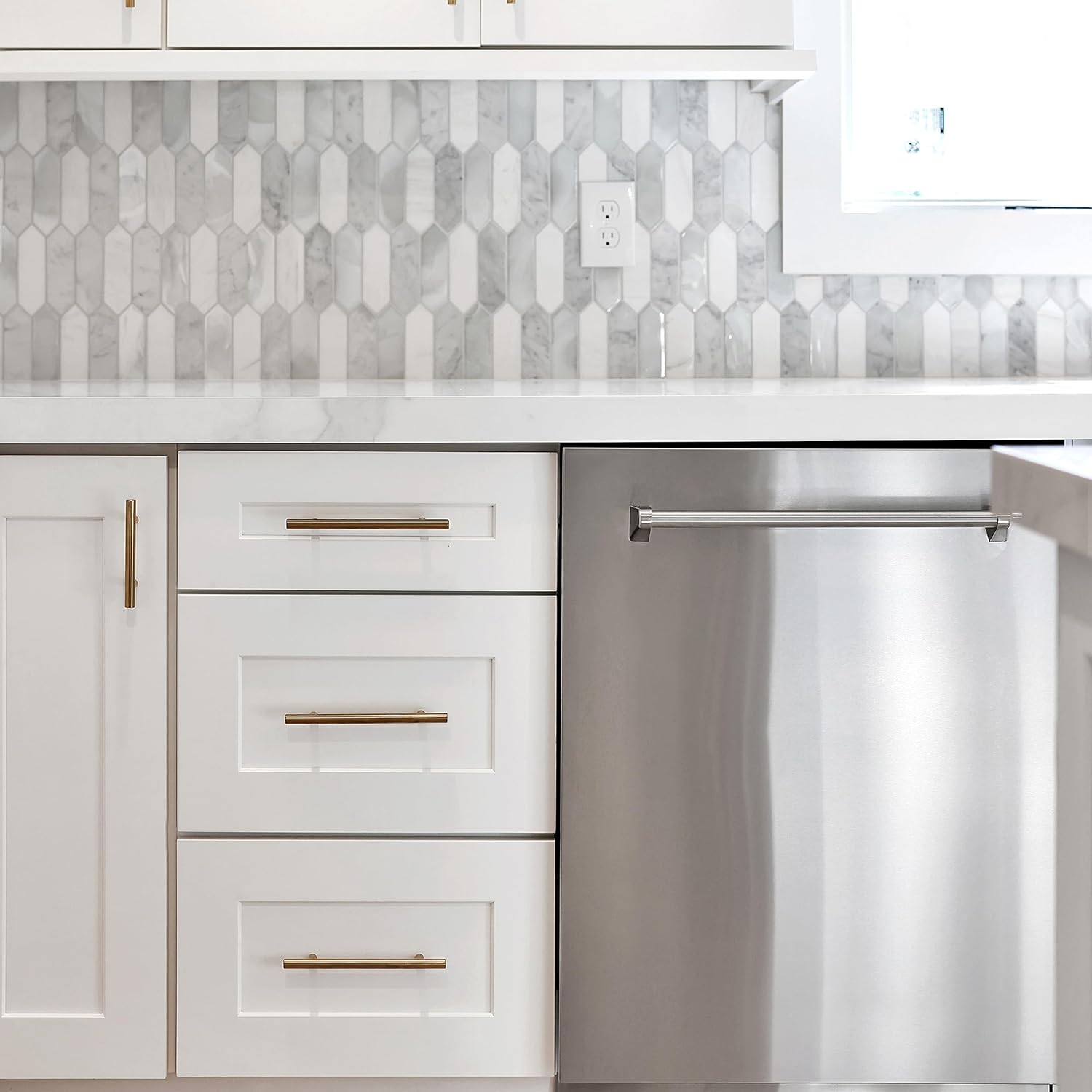 ZLINE 24" Monument Series 3rd Rack Top Touch Control Dishwasher in Stainless Steel with Stainless Steel Tub (DWMT-304-24)
