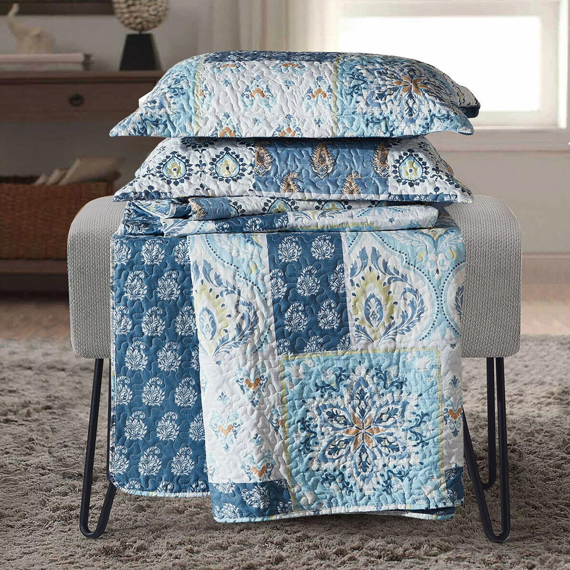 Modern Bellflower Oversized Bedspread Set Reversible Bed Quilt Queen