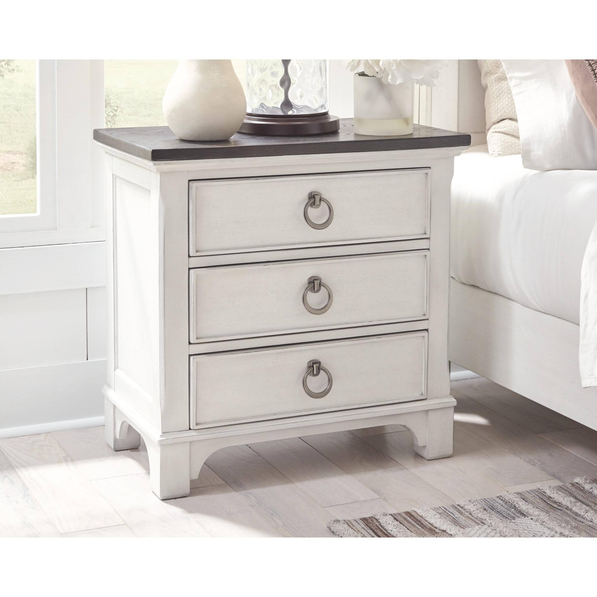 Nashbryn - Three Drawer Night Stand