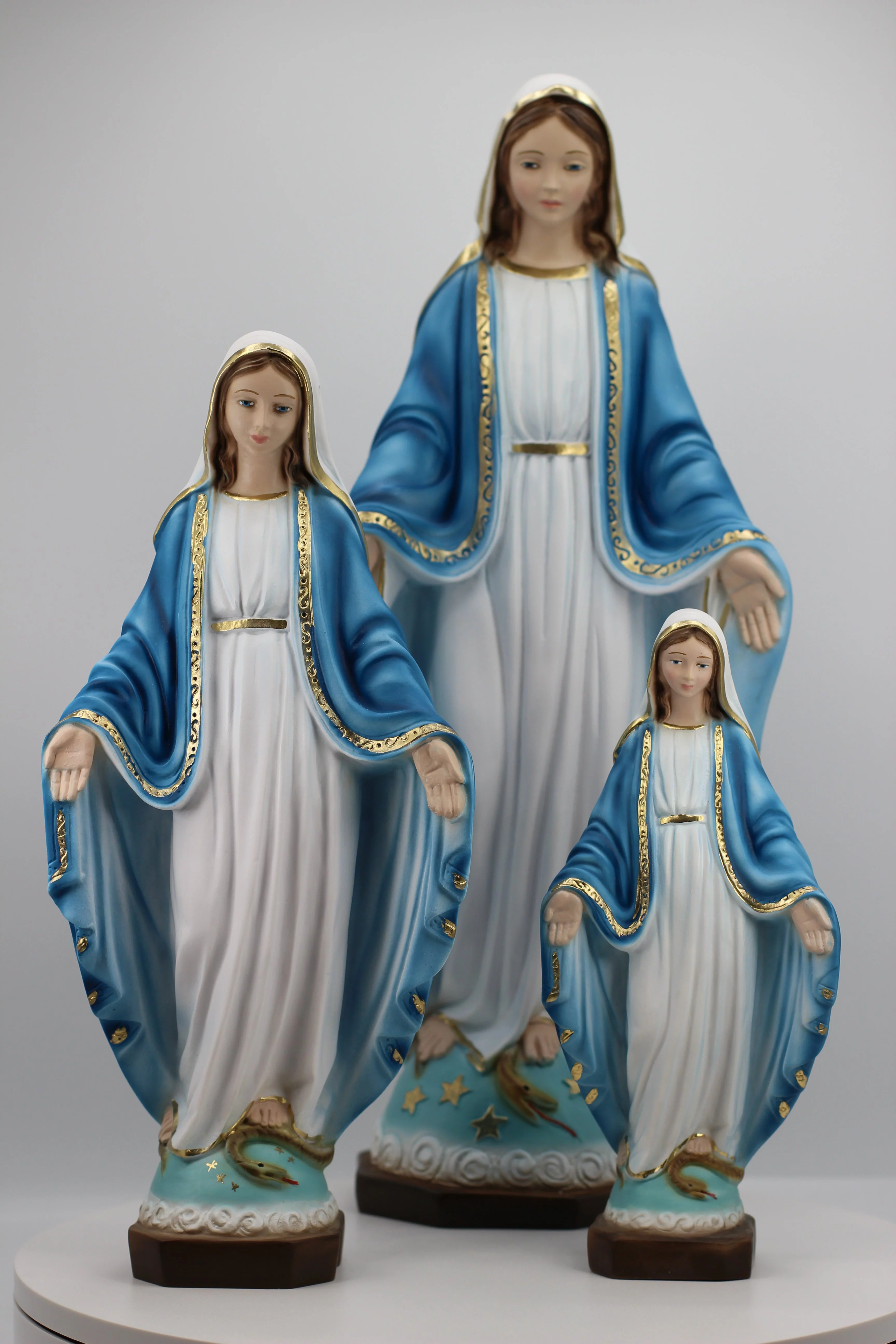 The Faith GIft Shop Our Lady of Grace-Miraculous Mary Garden Resin Stone Statue- 9 Inch Gift of Faith for Friends and Family