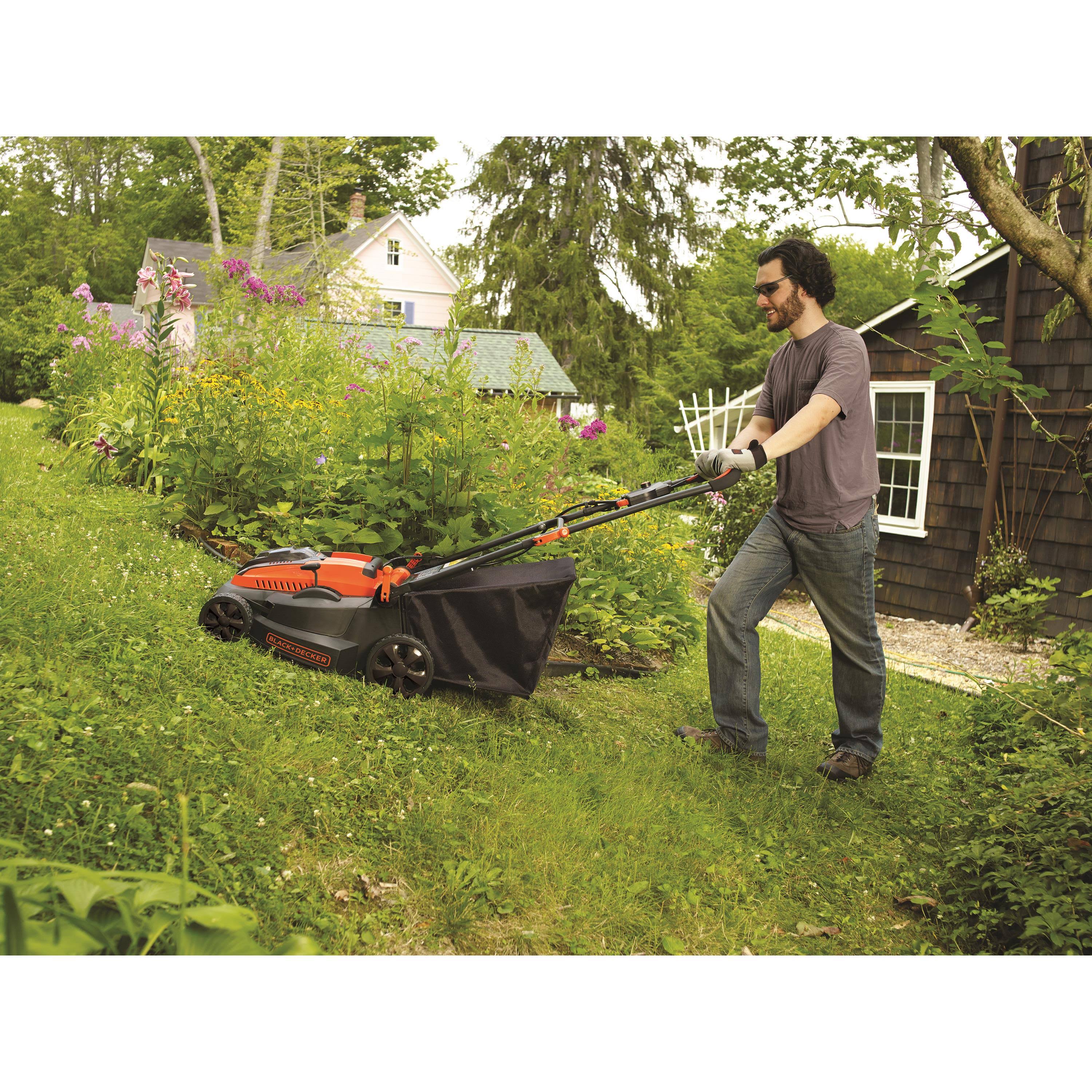 Black u0026 Decker CM1640 16x22 Cordless Push Mower - 40V
