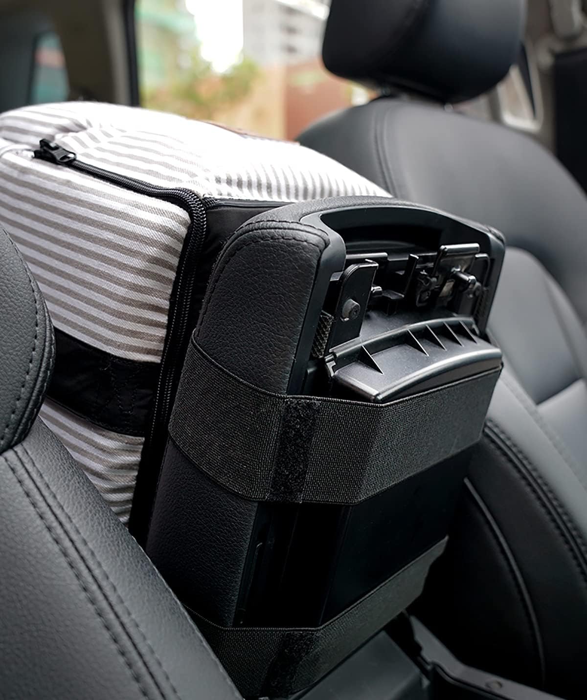 Ximei Dog Booster Car Seat ON Car Armrest Center Console Dog Pet Booster Car Seat Dog Cat Travel Seat Puppy Console for SUV Secure Safety Seat Perfect for Small Dogs Cats (Black and White)