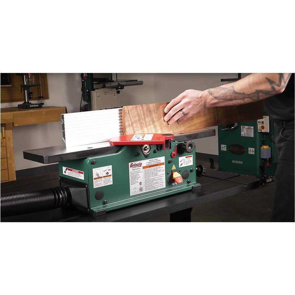 Grizzly 6 Benchtop Jointer with Spiral-Type Cutterhead