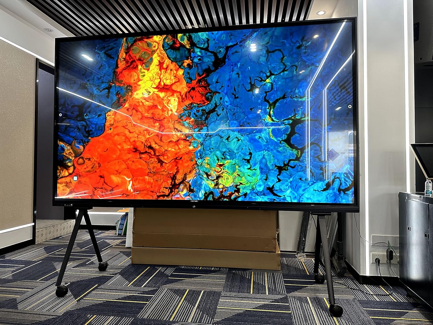 110 Inches Ultra HD Monitor, Ultra Large Screen TV 3840x2160 Pixel, Experience Various Kinds of Content with High-Performance Picture Quality