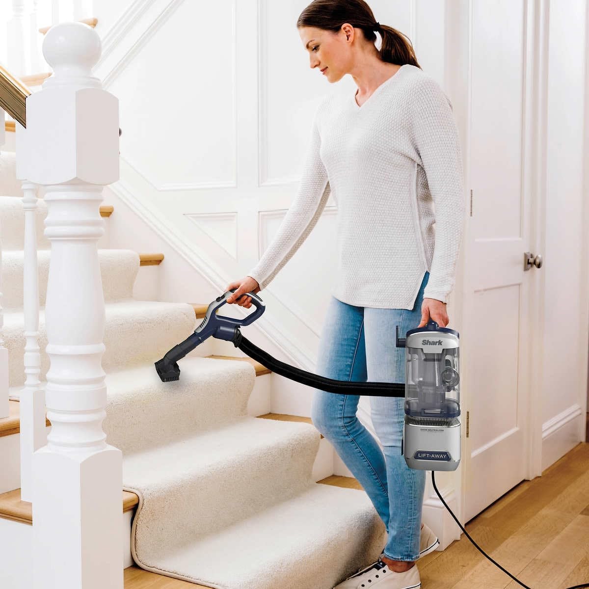 Shark UV900 Pet Performance Plus Lift-Away Upright Vaccum with DuoClean PowerFins HairPro & Odor Neutralizer Technology, Anti-Allergen Complete Seal Technology & HEPA Filter, Navy/Silver