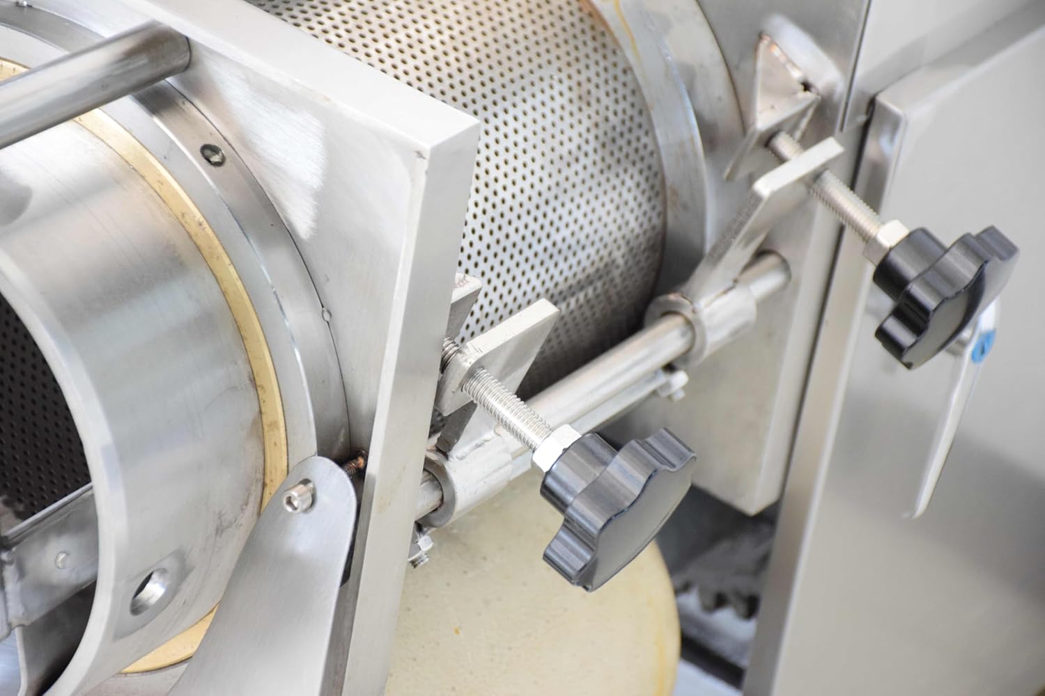 Factory Direct Sales Fish Meat and Bone Separator Machine