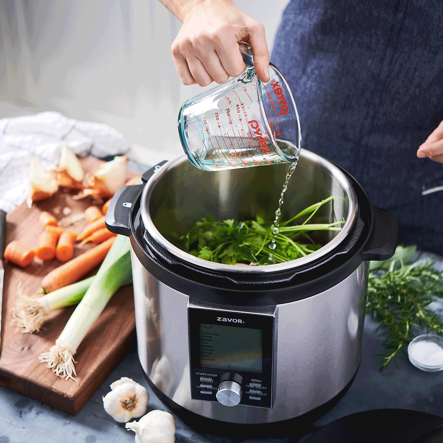 Zavor Lux LCD Multi Cooker 6 Qt.