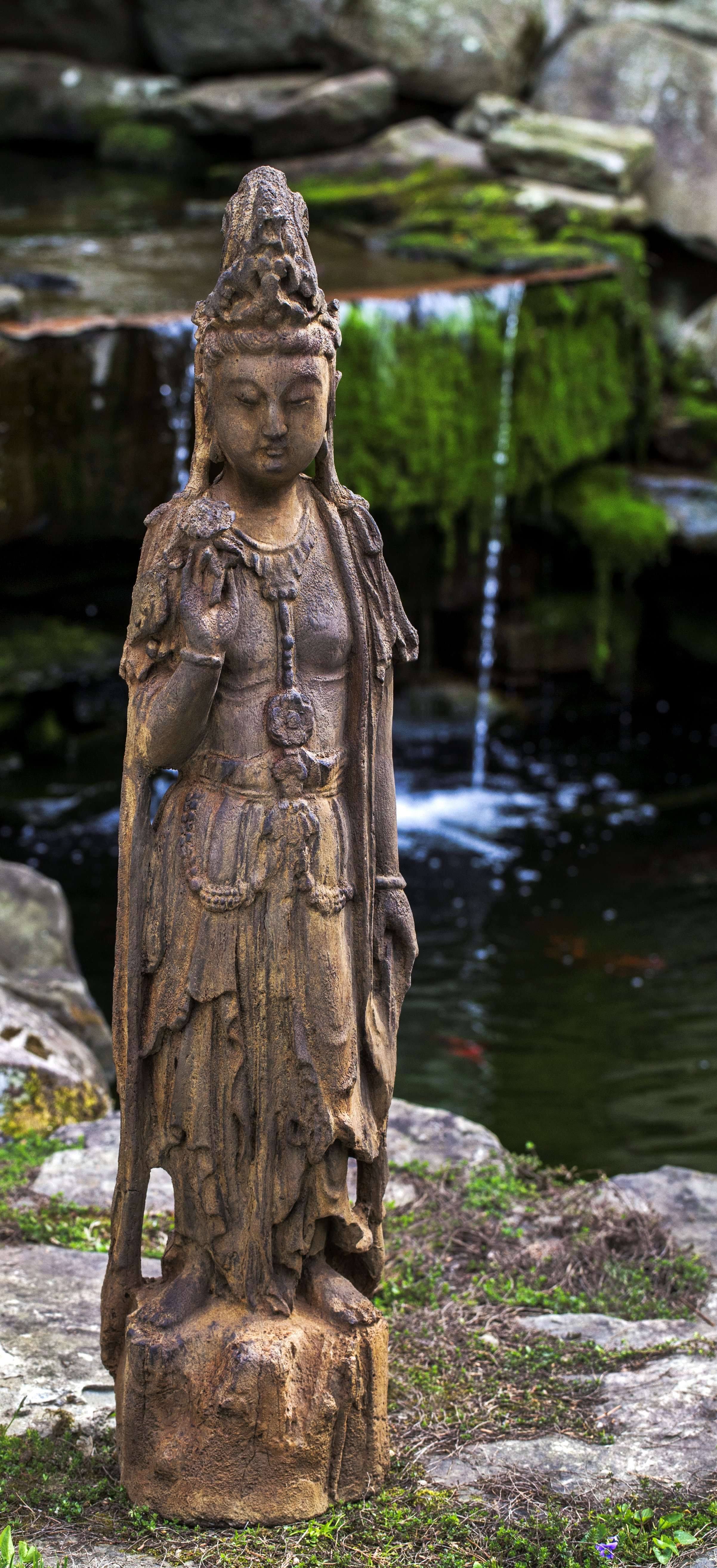 Campania International English Moss Quan Yin Statue
