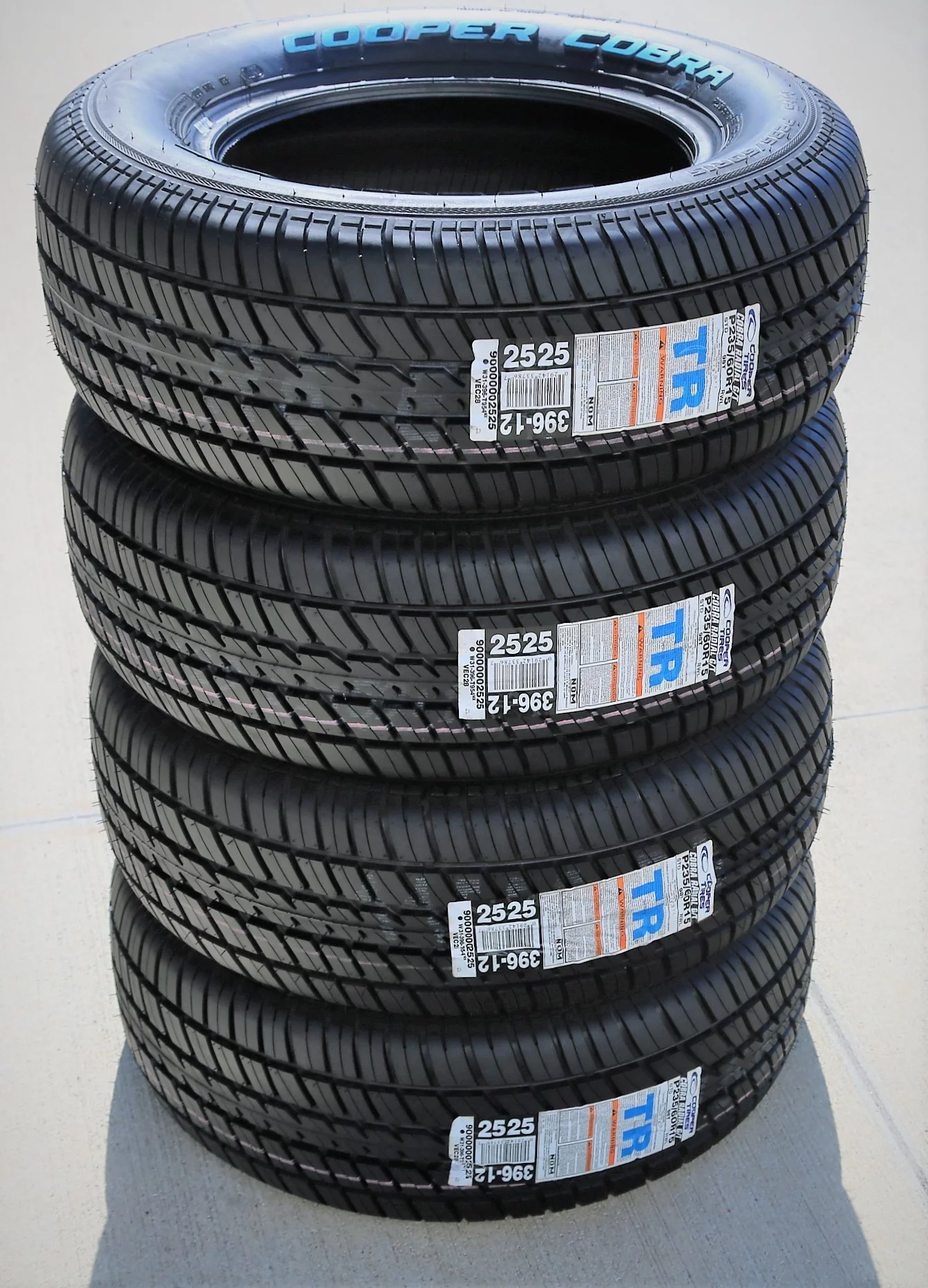 Set of 4 (FOUR) Cooper Cobra Radial G/T 235/60R15 98T A/S All Season Tires Fits: 1998 Ford Ranger Splash. 1997 Ford Ranger XL