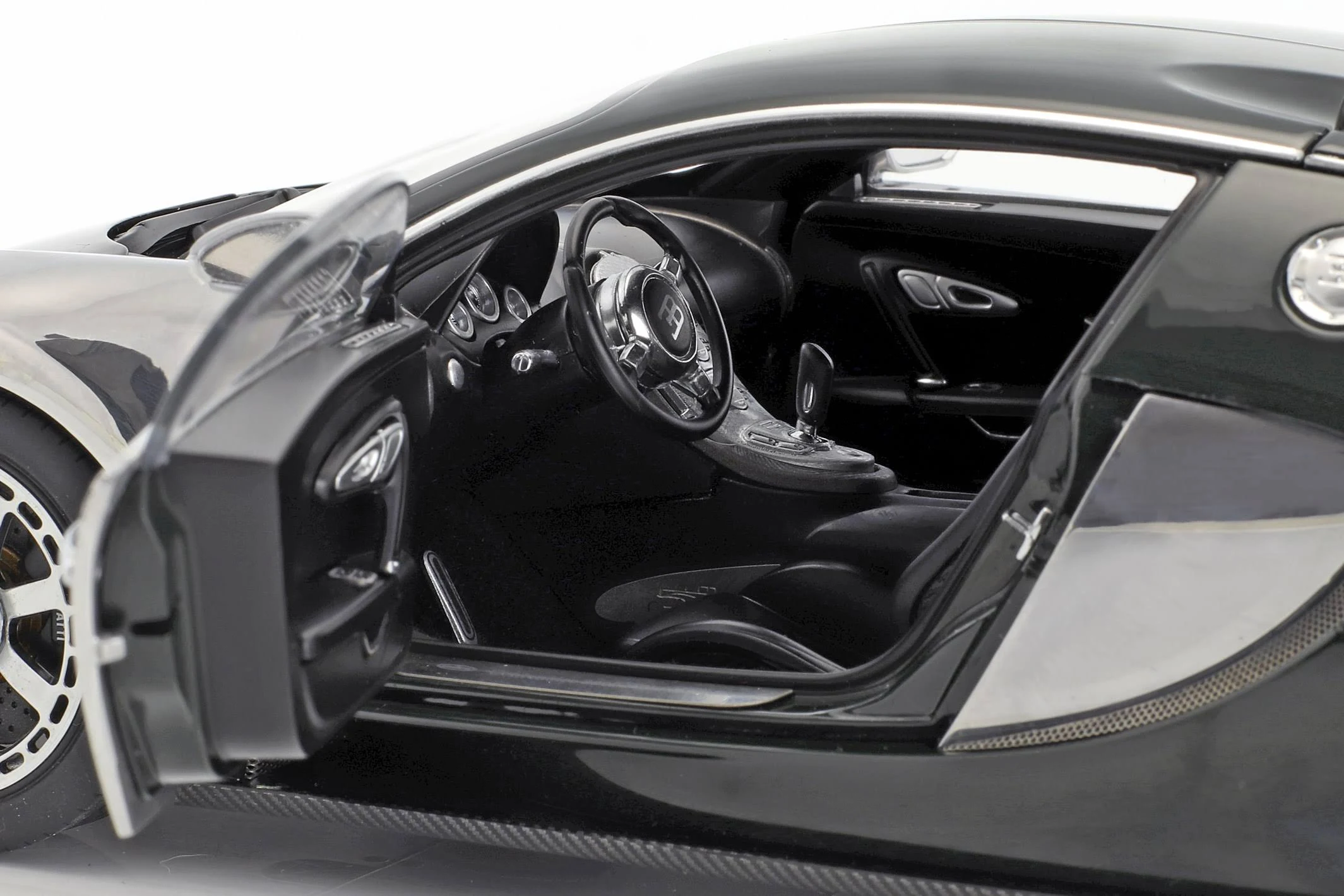 AUTOart 70958 Bugatti Veyron L&EDITION Centenaire 1/18 Racing Green / Campbell