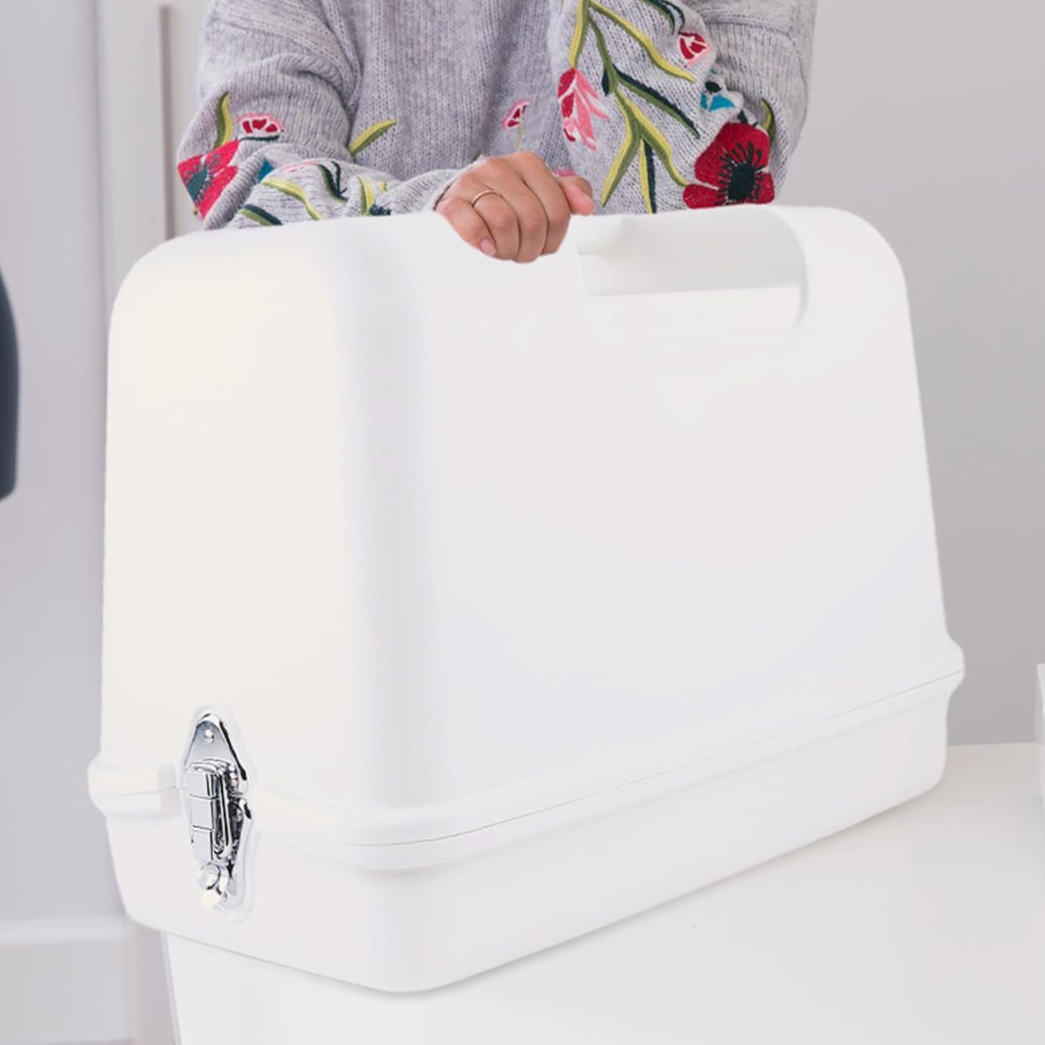 SINGER | Heavy Duty 4452 Sewing Machine + SINGER | Universal Hard Carrying Case for Most Free-Arm Portable Sewing Machines, Non-Slip Inner Tray, Sewing Machine Protection and Easy Storage