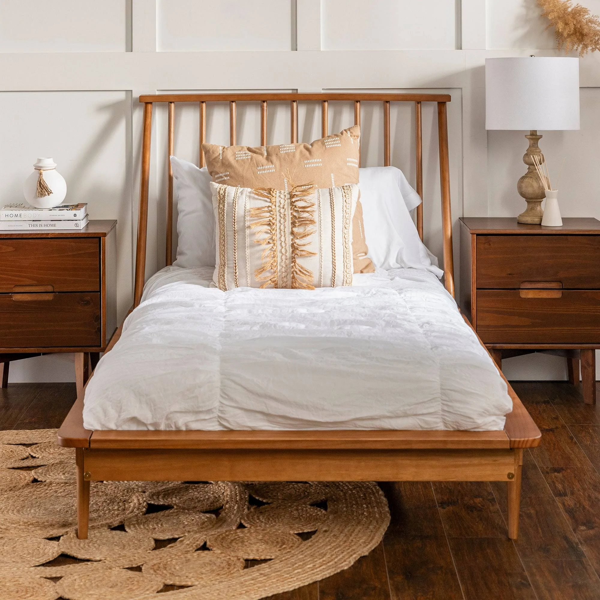 Carson Carrington Blaney Solid Pine Wood Spindle Bed - Light Oak - Queen