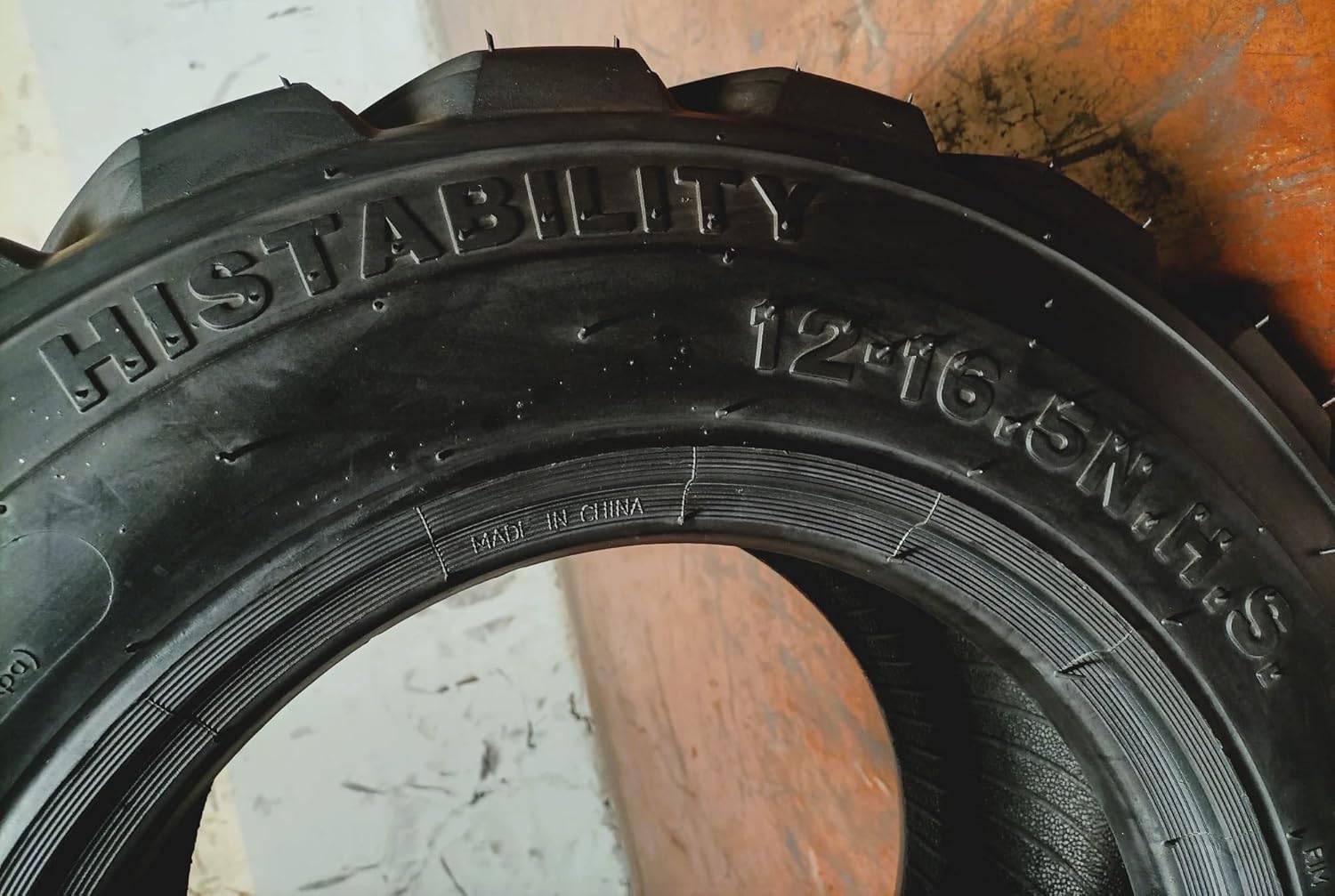 HORSESHOE 12-16.5 14PLY R-4 Skid Steer Tubeless Tires w/Extra Thick Rim-Guard Wall Super Heavy Duty H Load 12x16.5 305/70-16.5 NHS 12165 T168 SKS8 L2/G2