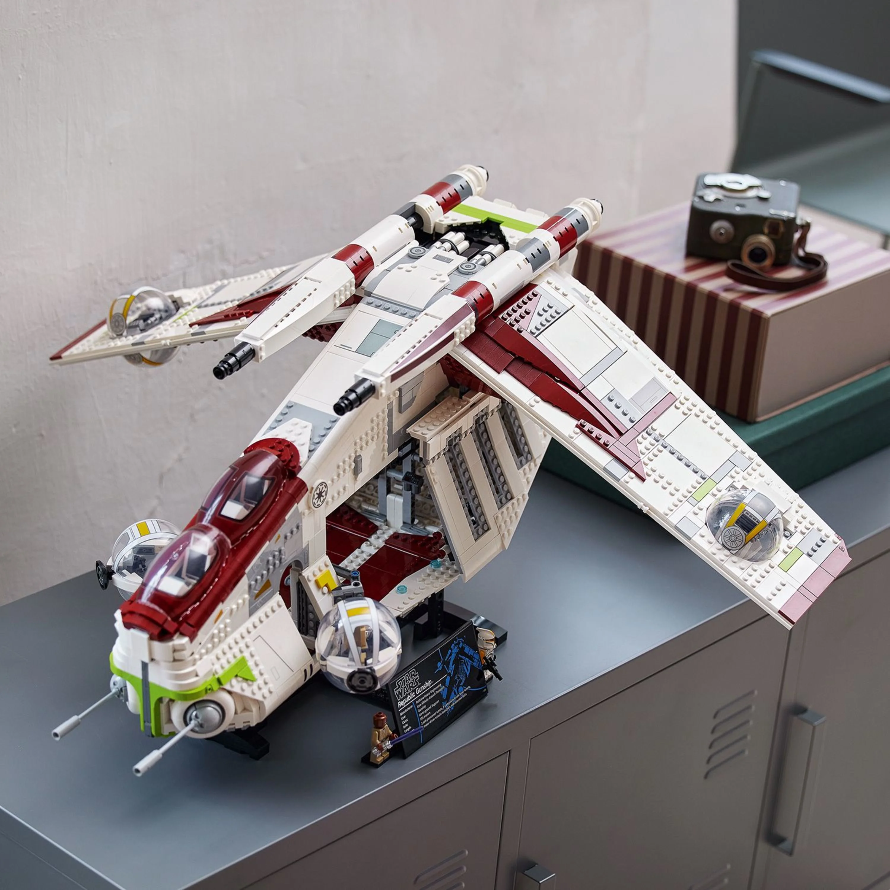 LEGO Star Wars Republic Gunship 75309 UCS Display Model Kit for Adults to Build, Ultimate Collector Series, Office or Home Decor Gift Idea