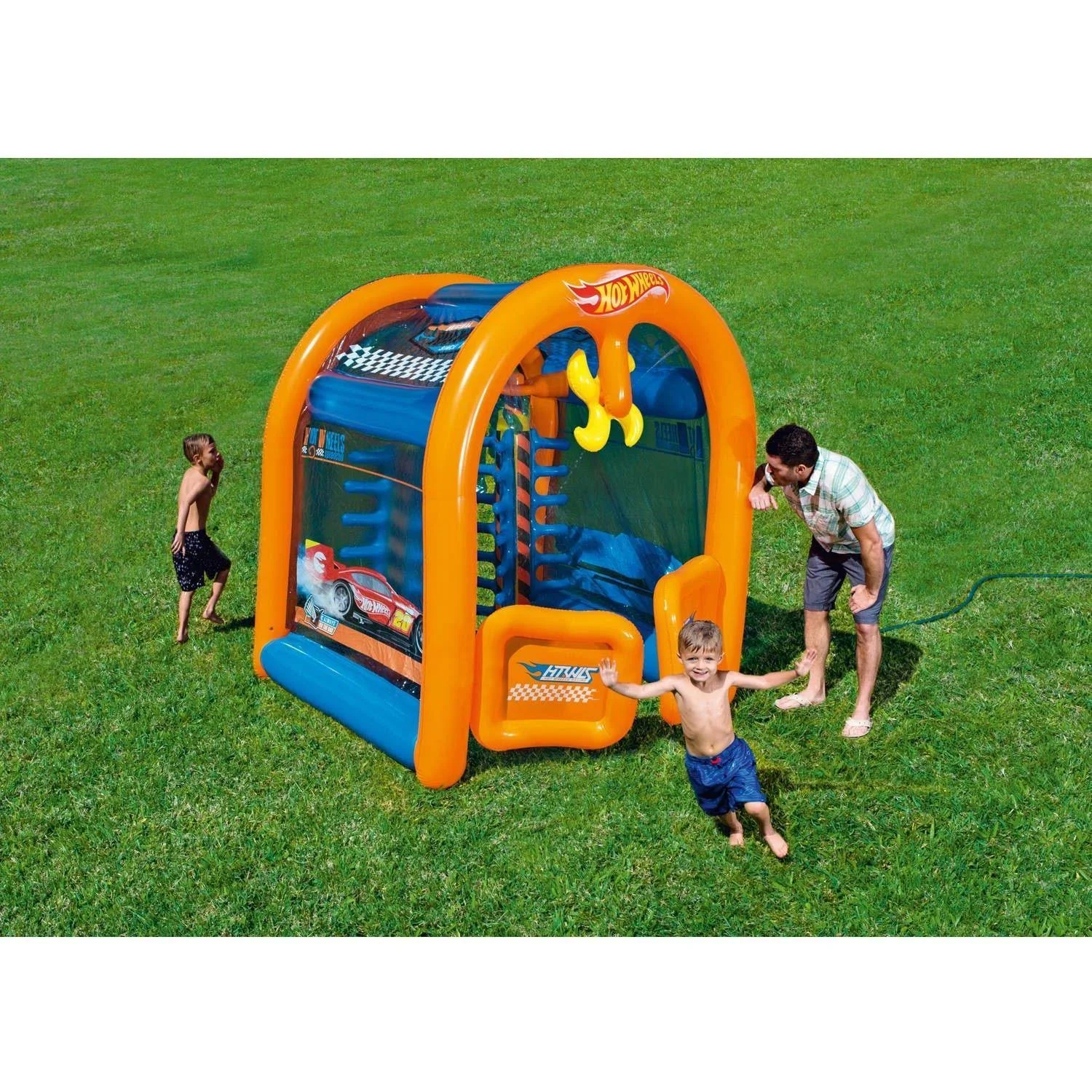 Hot Wheels Inflatable Car Wash Play Center