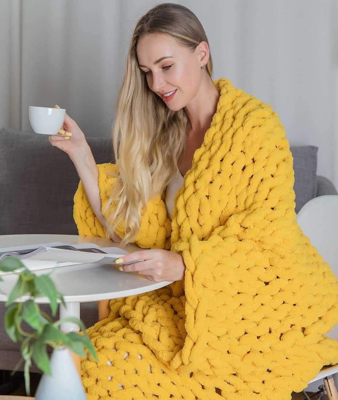 DIRUNEN Chunky Knit Luxury Throw Blanket Large Cable Knitted Premium Soft Cozy Chenille Bulky Blankets for Cuddling up in Bed, on The Couch or Sofa Navy 40×59