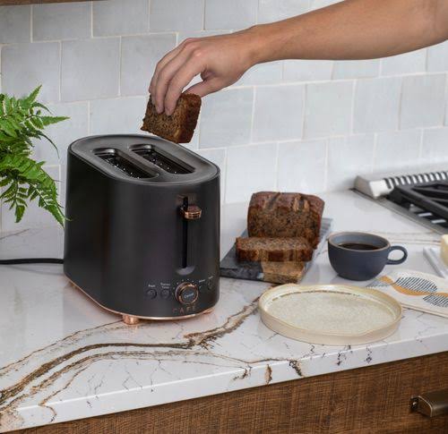 Cafe Express Finish Matte Black 2-Slice Toaster