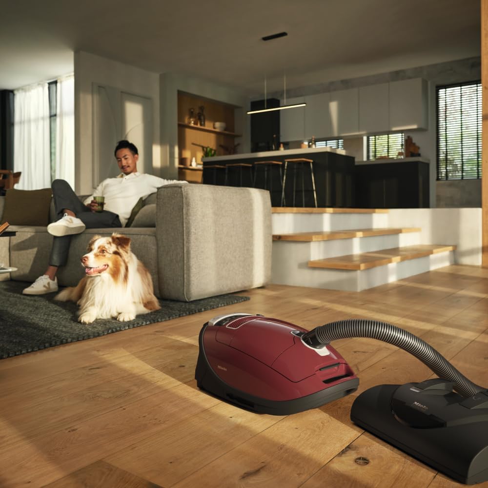 Miele Complete C3 Cat and Dog, Tayberry Red