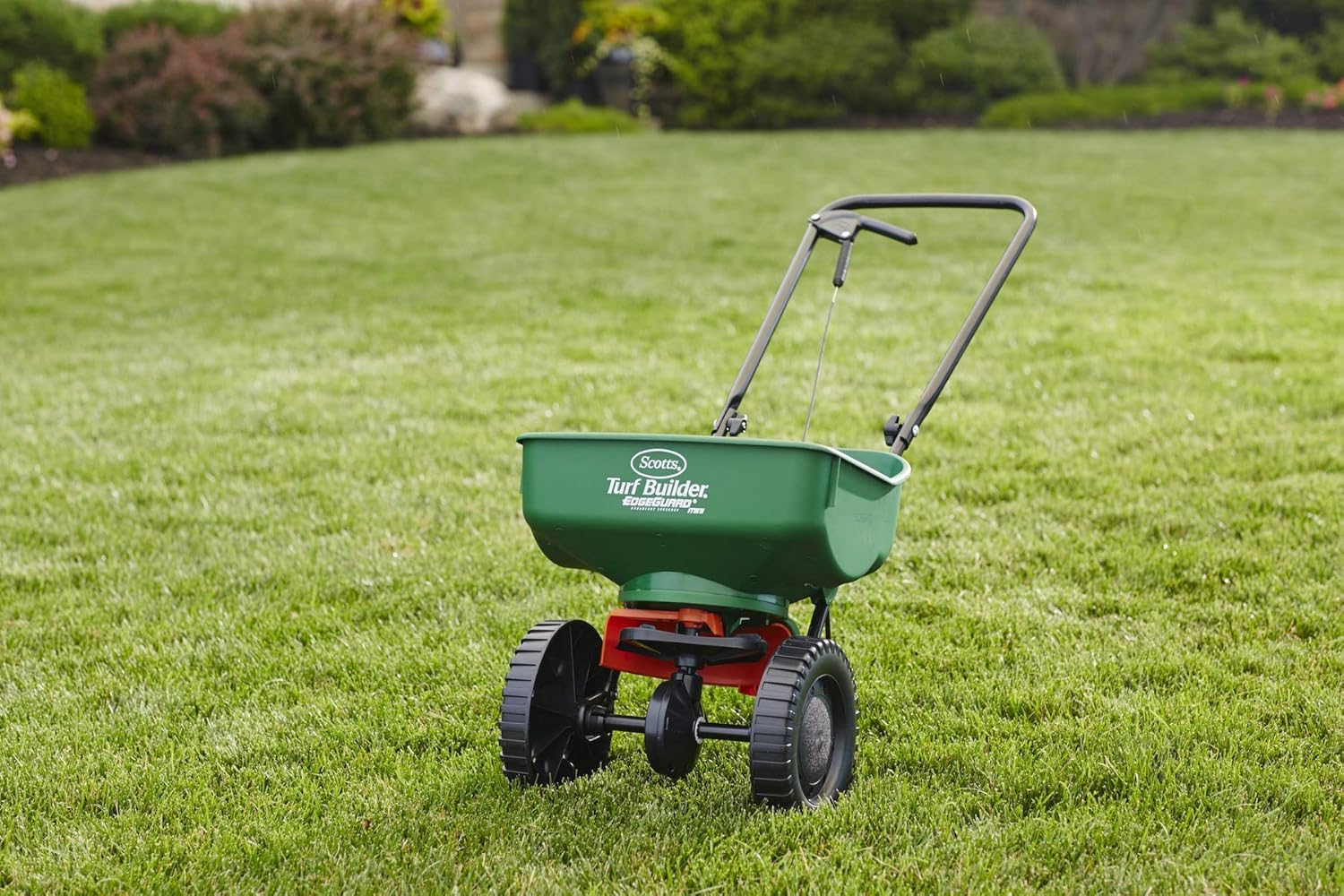Scotts Turf Builder Edgeguard Mini Broadcast Spreader Pack of 2