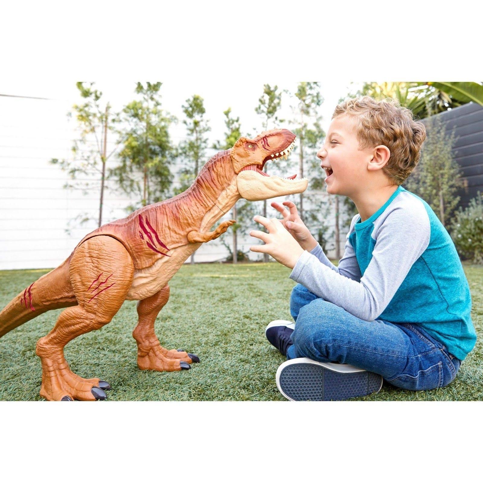 Jurassic World Battle Damage Roarin& Super Colossal Tyrannosaurus Rex
