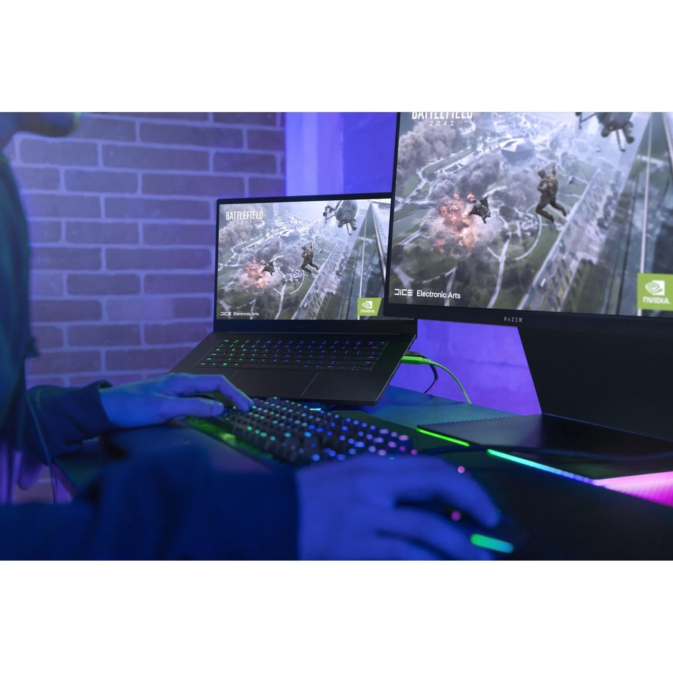Razer Blade 15 Advanced Edition 15.6" 4K UHD Gaming Laptop, Intel Core i9 i9-12900H, NVIDIA GeForce RTX 3080 Ti 16 GB, 1TB SSD, Windows 11 Home