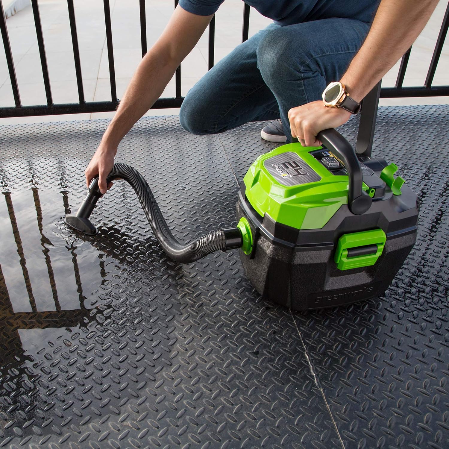 24V Cordless Wet/Dry Shop Vacuum, 2.0 Ah Battery Included BVU24211