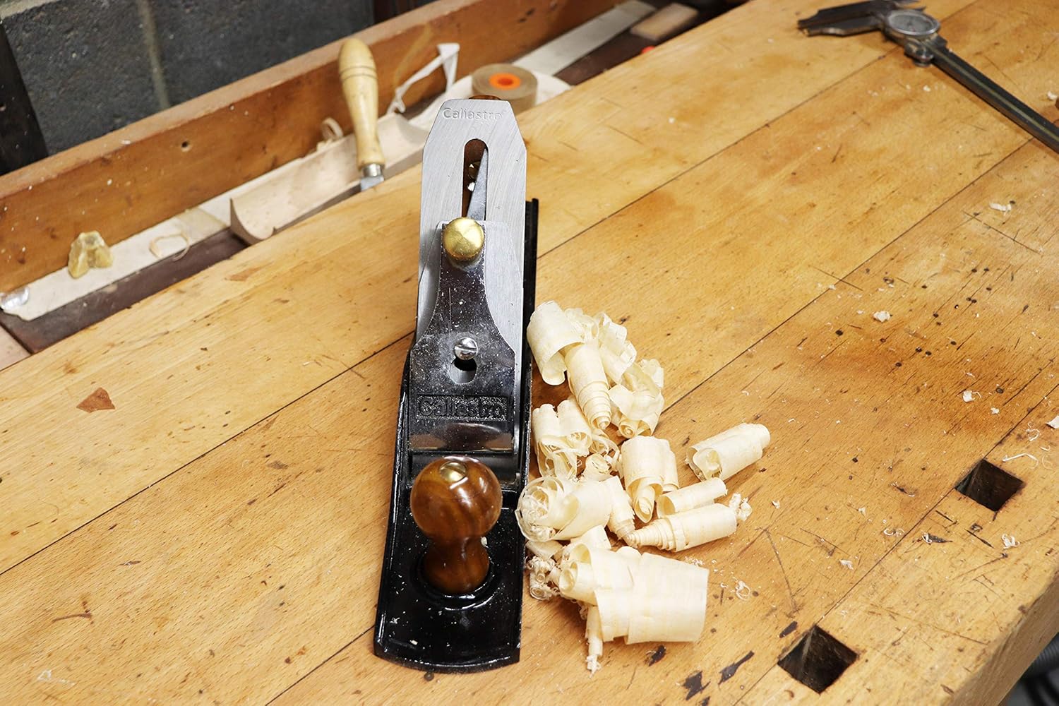 Bench Plane No. 5 - Iron Jack Plane - Fully Adjustable Wood Hand Planer, 14-Inches Long with 2-Inch Cutter, Includes 2 Blades