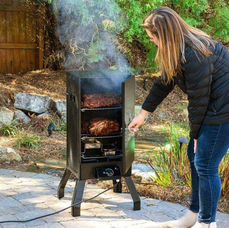 Masterbuilt Analog Electric Smoker in Black