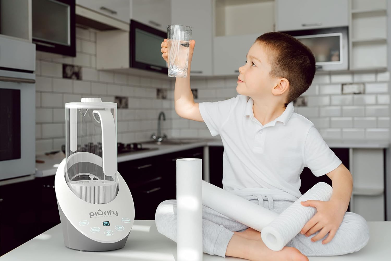 Hydrogen Alkaline Water Pitcher - Rich Hydrogen Water Generator Electrolysis Jug with SPE and PEM Concentrator Technology. Improved Purified Water PH Levels and Filtered with Calcium Sulfite.