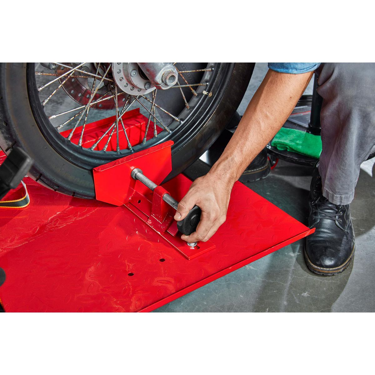 PITTSBURGH 1000 lb. Steel Motorcycle Lift