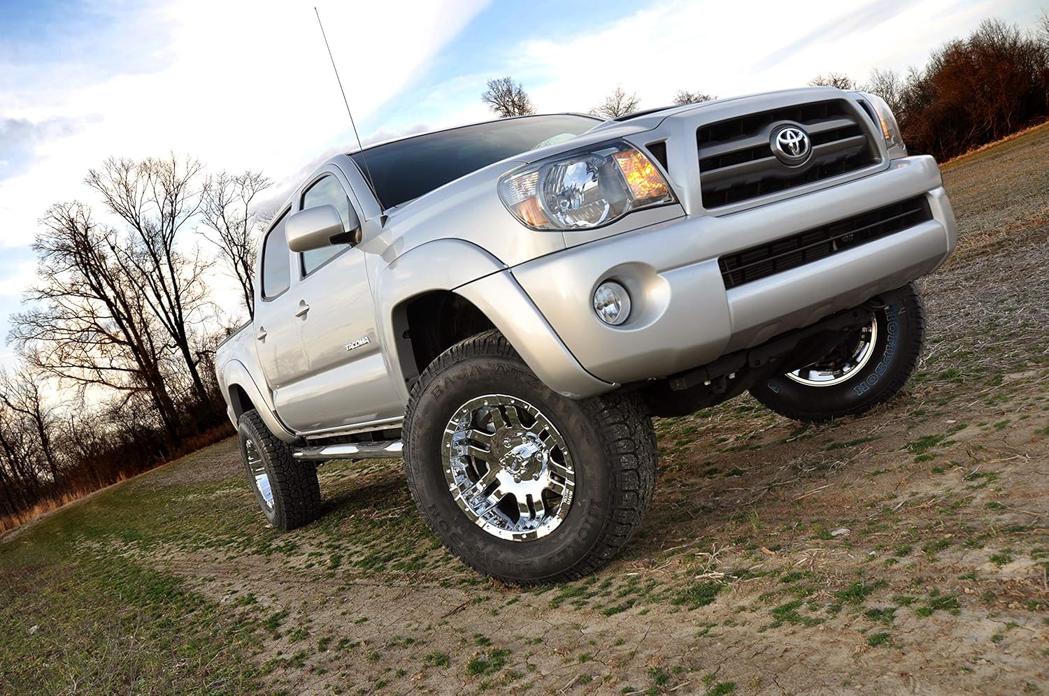 Rough Country 3" Lift Kit w/N3 Shocks for 2005-2022 Toyota Tacoma - 74530