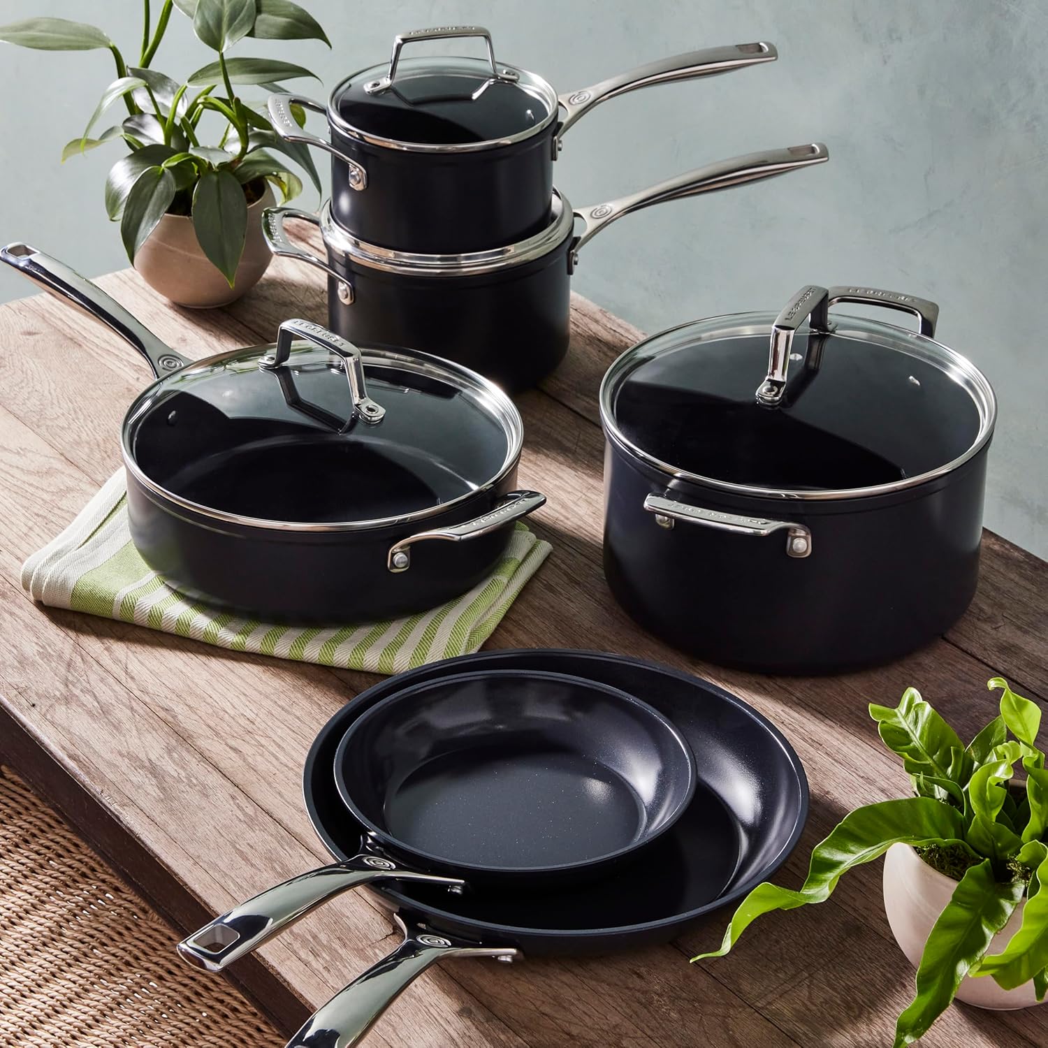Le Creuset Essential Non-stick Ceramic Shallow Braiser with Glass Lid, 3.5 qt.​