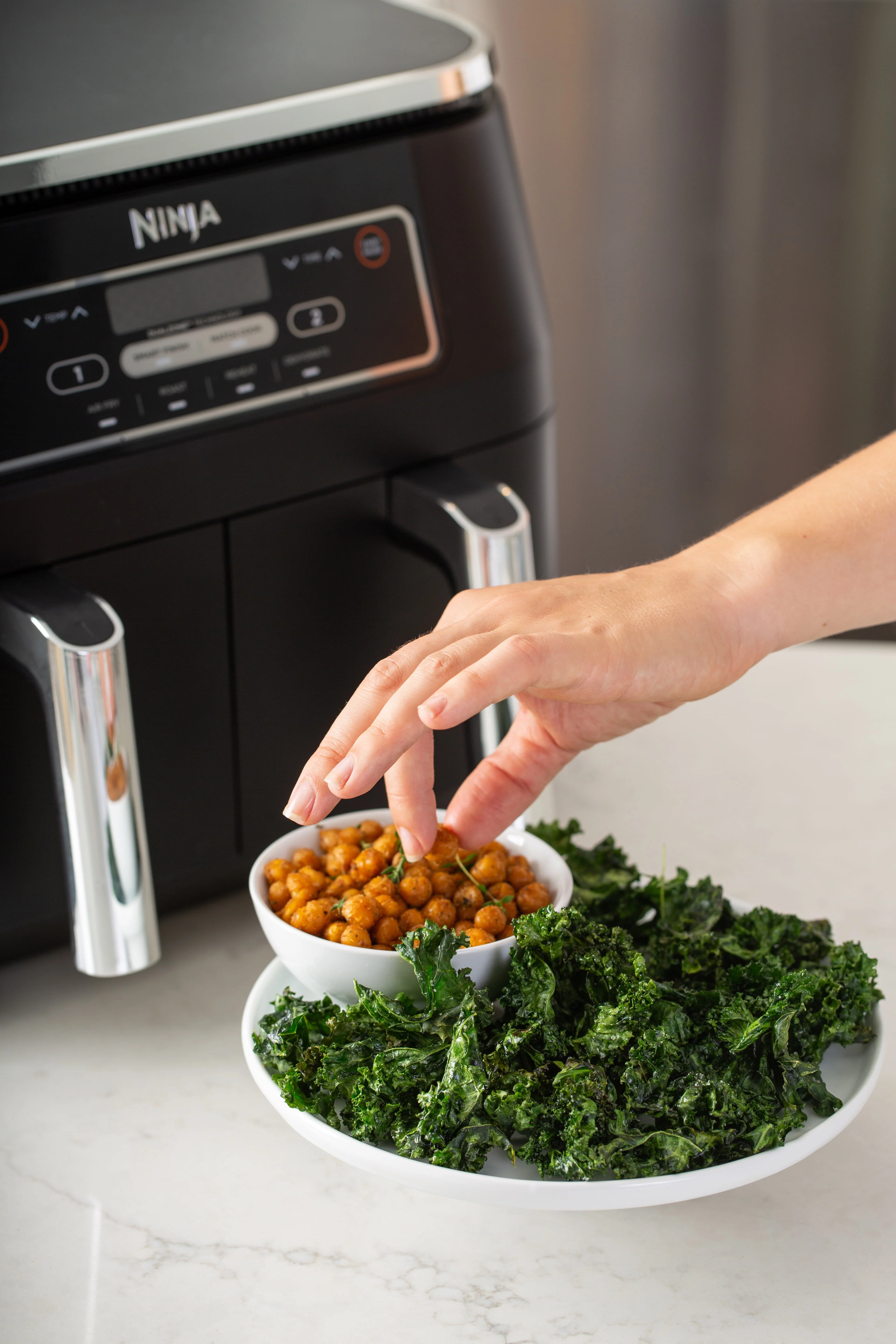 Ninja庐 Foodi庐 4-in-1 8-Quart. 2-Basket Air Fryer with DualZone Technology- Air Fry, Roast, & More DZ100