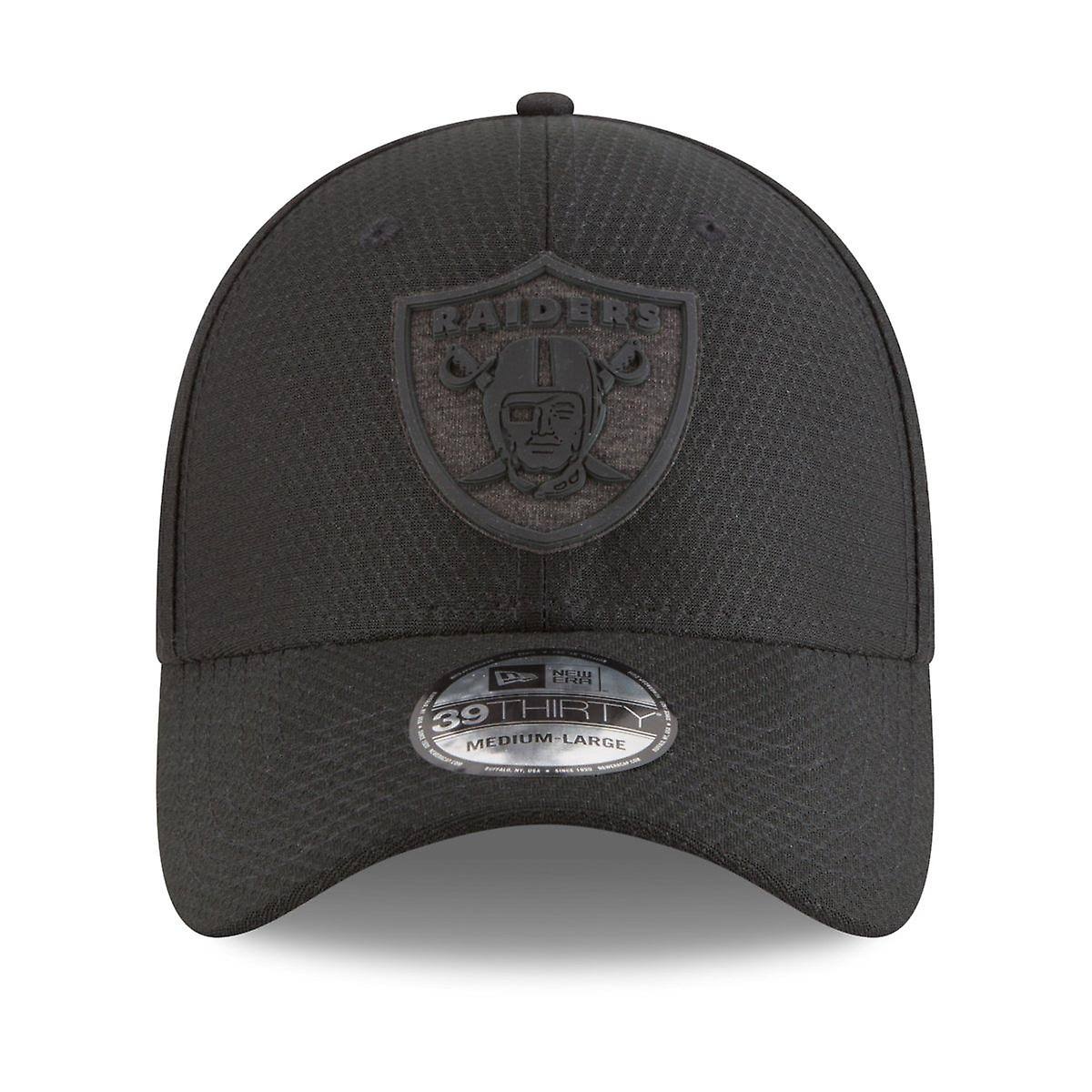 New Era Oakland Raiders 2018 NFL Training Camp Primary Black 39THIRTY Flex Hat