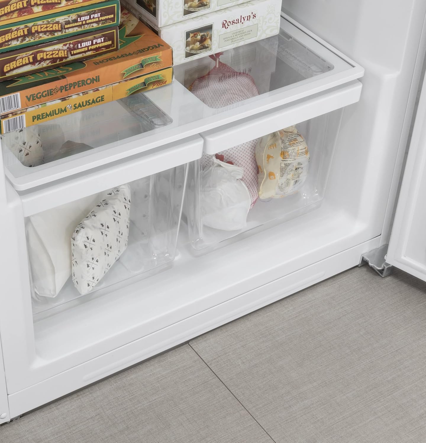 Exterior GE - 21.3 Cu. Ft. Frost-Free Upright Freezer - White FUF21DLRWW