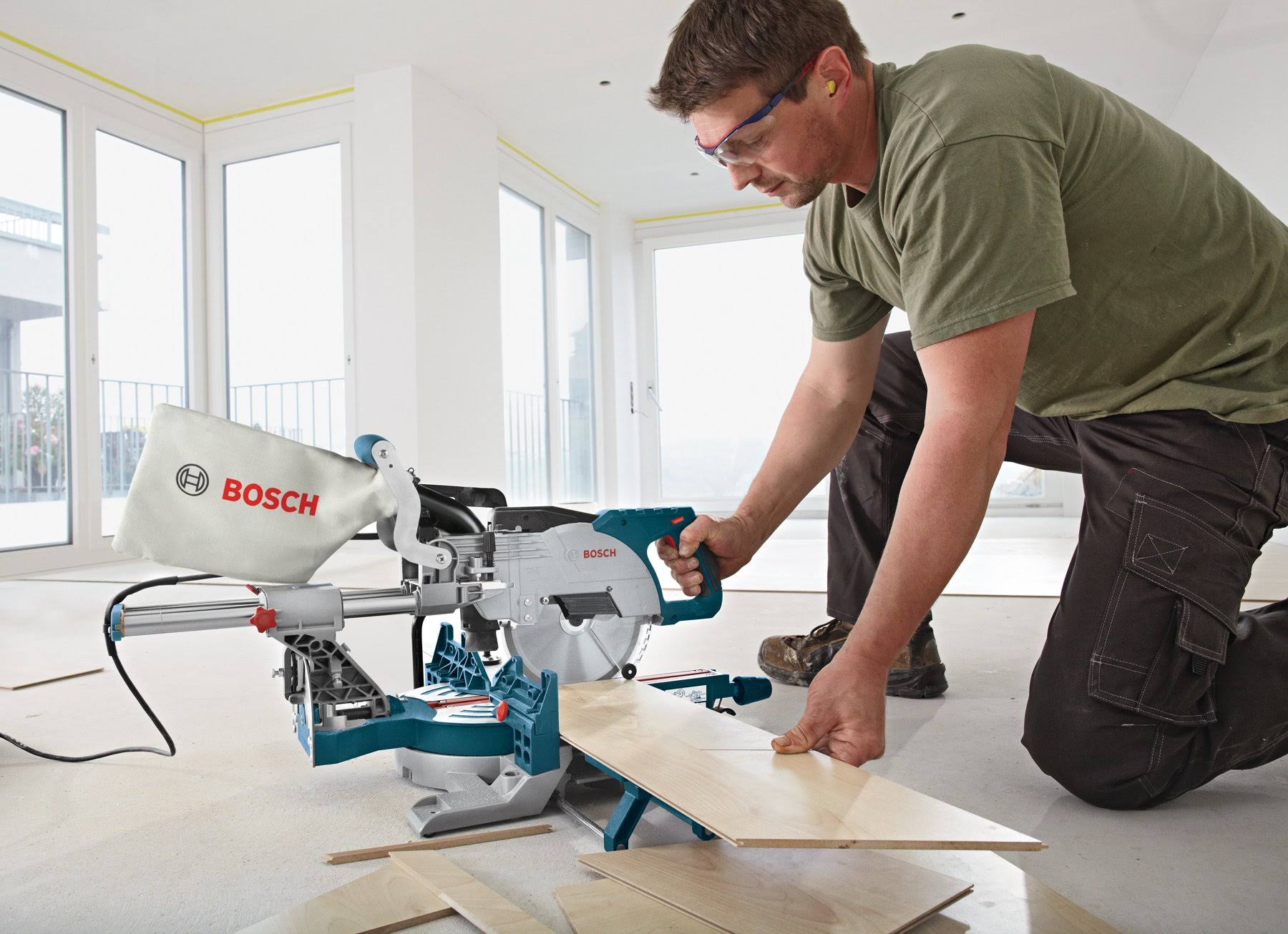 Bosch CM8S 8-1/2x22 Single Bevel Compound Miter Saw