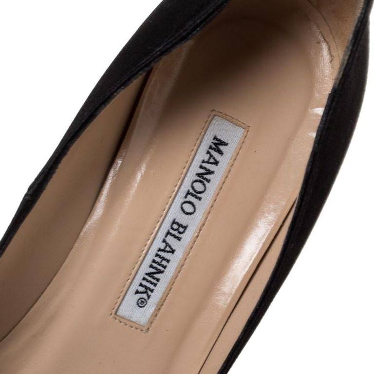 Manolo Blahnik Hangisi 90 Satin Pump, 37.5 / Black