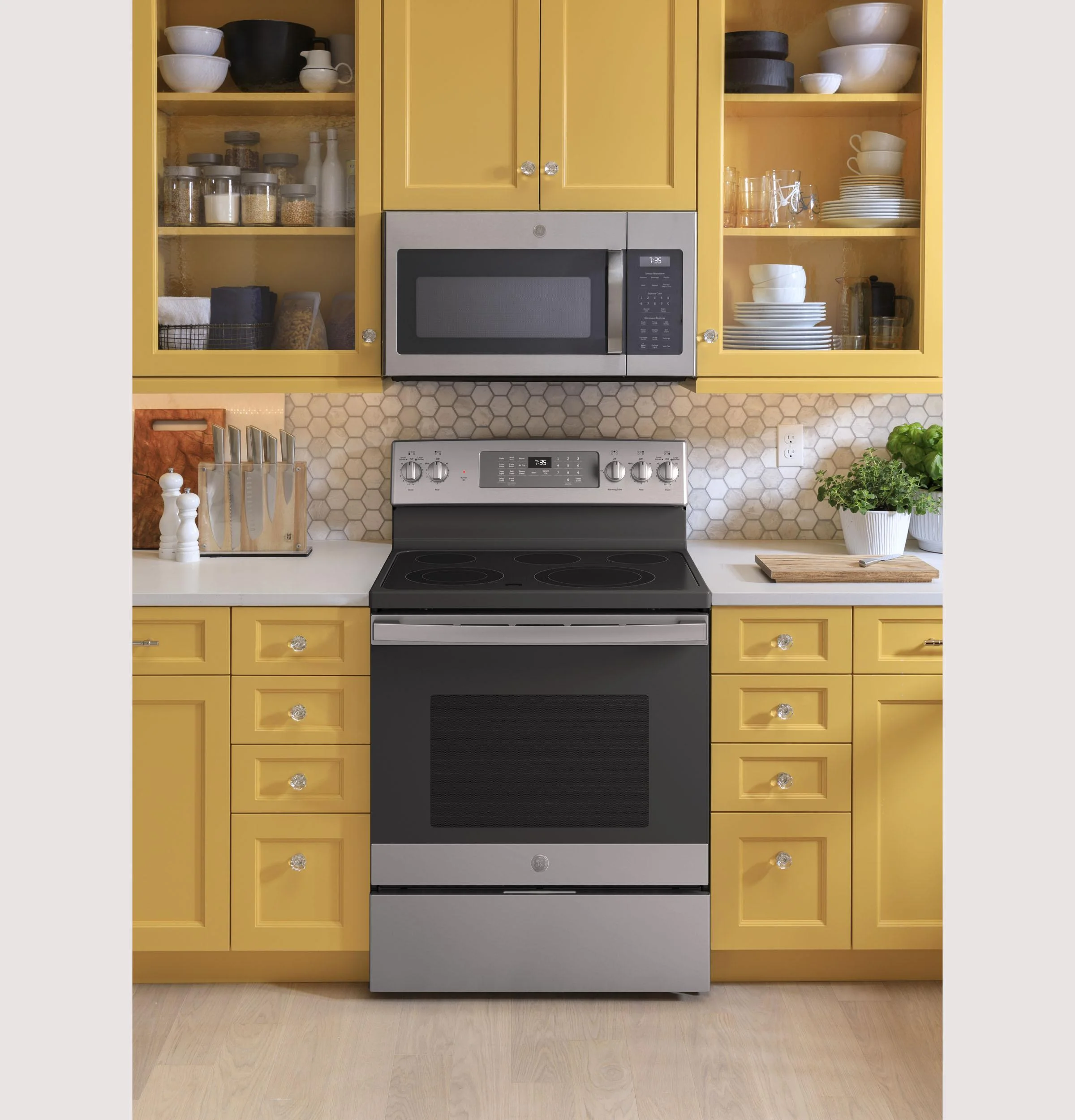 GE® 30" Free-Standing Electric Convection Range with No Preheat Air Fry