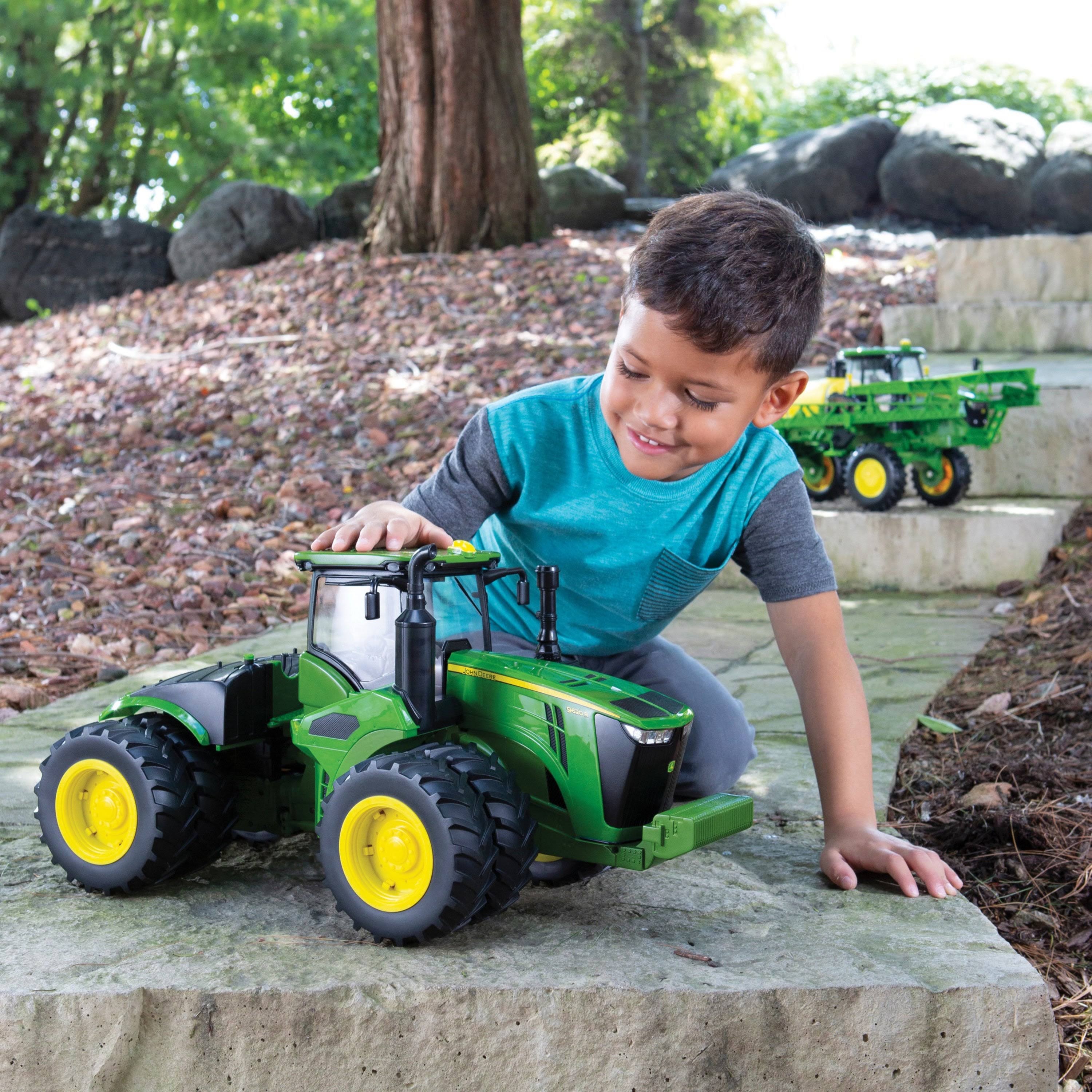 Big Farm Lights u0026 Sounds John Deere 1:16 Scale 9620R 4WD Tractor Toy