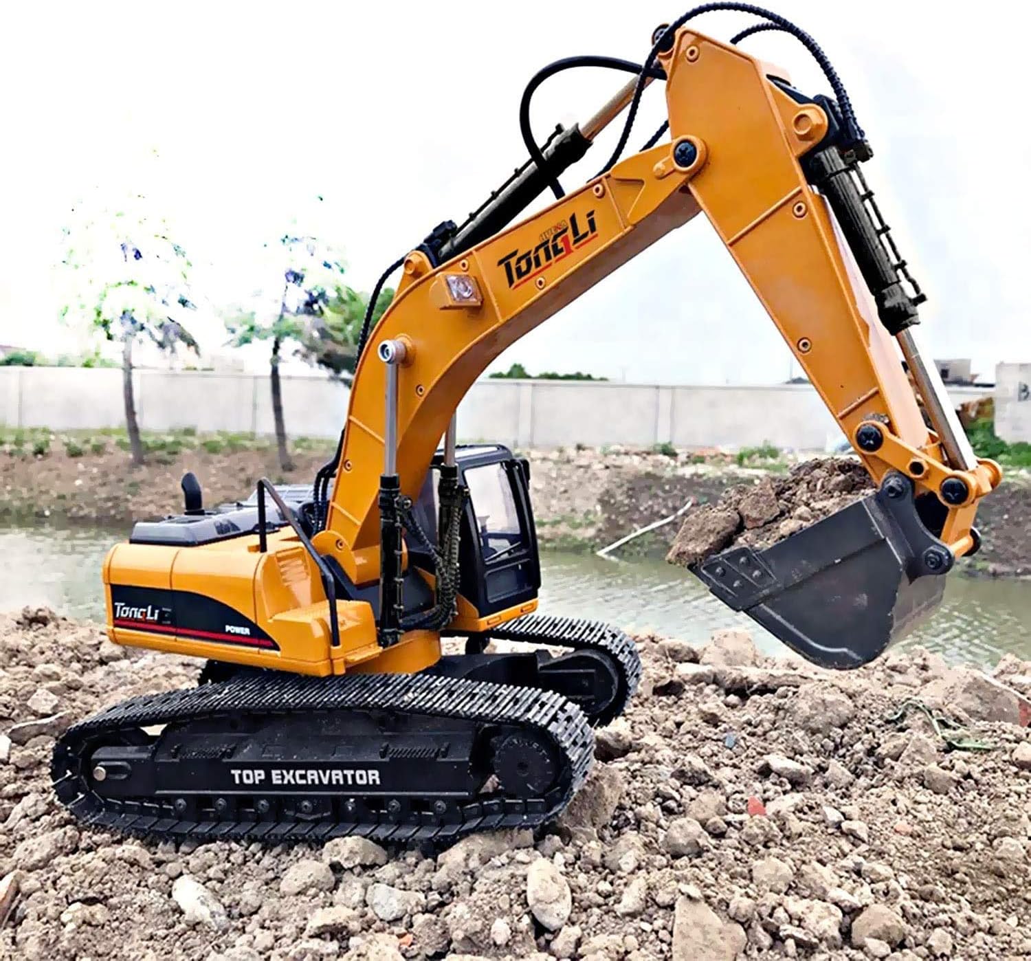Huina RC Excavator for adults1580 Tongli V4 Full Metal RC Excavator Adult huina 580 Construction Vehicle Professional Remote Control Tractor Toy with 2 Batteries and Decals (V4 Excavator-2Battery)