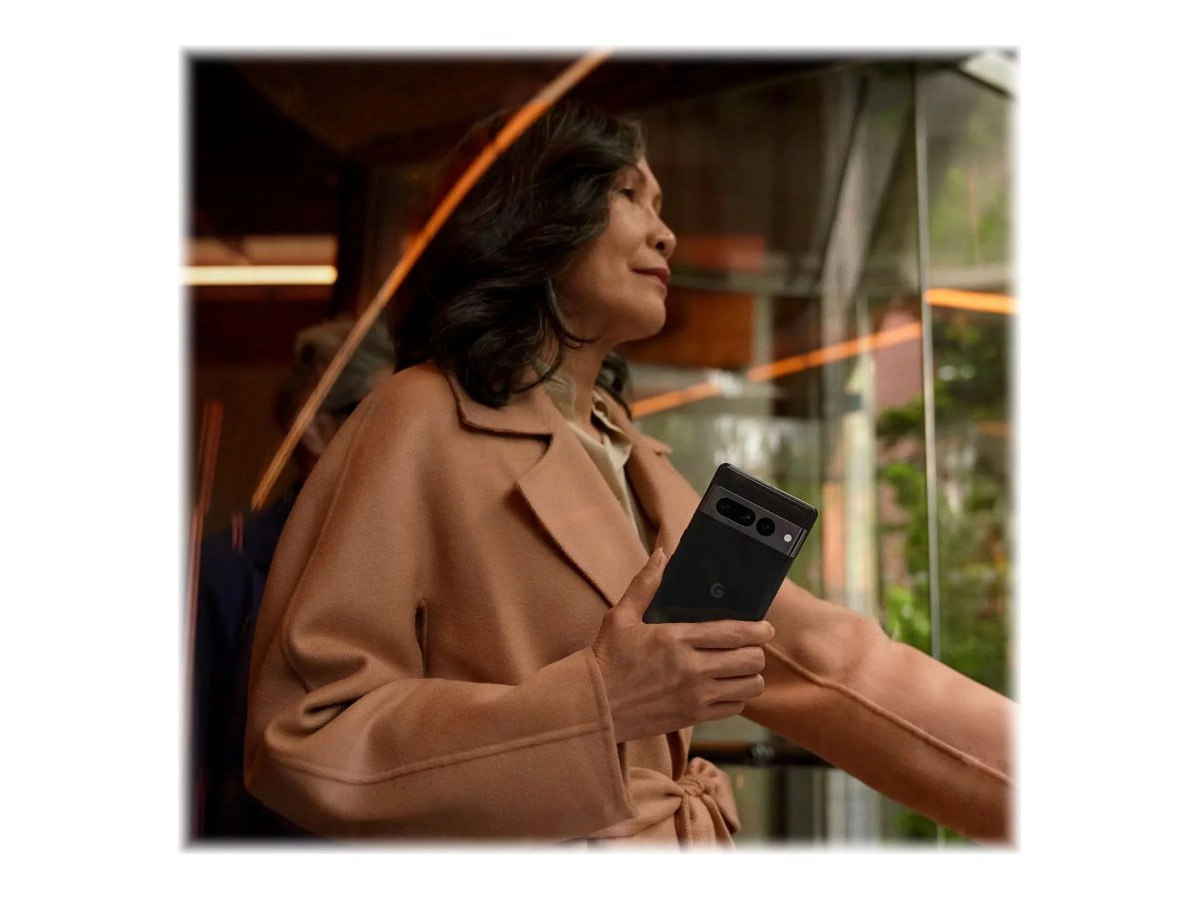 Google Pixel 7 Pro - 5G smartphone - dual-SIM - RAM 12 GB / Internal Memory 128 GB - OLED display - 6.7" - 3120 x 1440 pixels (120 Hz) - 3x rear cameras 50 MP, 48 MP, 12 MP - front camera 10.8 Megapixel - obsidian