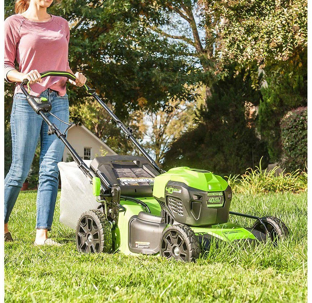 Greenworks M-210 21-Inch 40V Brushless Push Mower, 6Ah Battery u0026 Charger Included