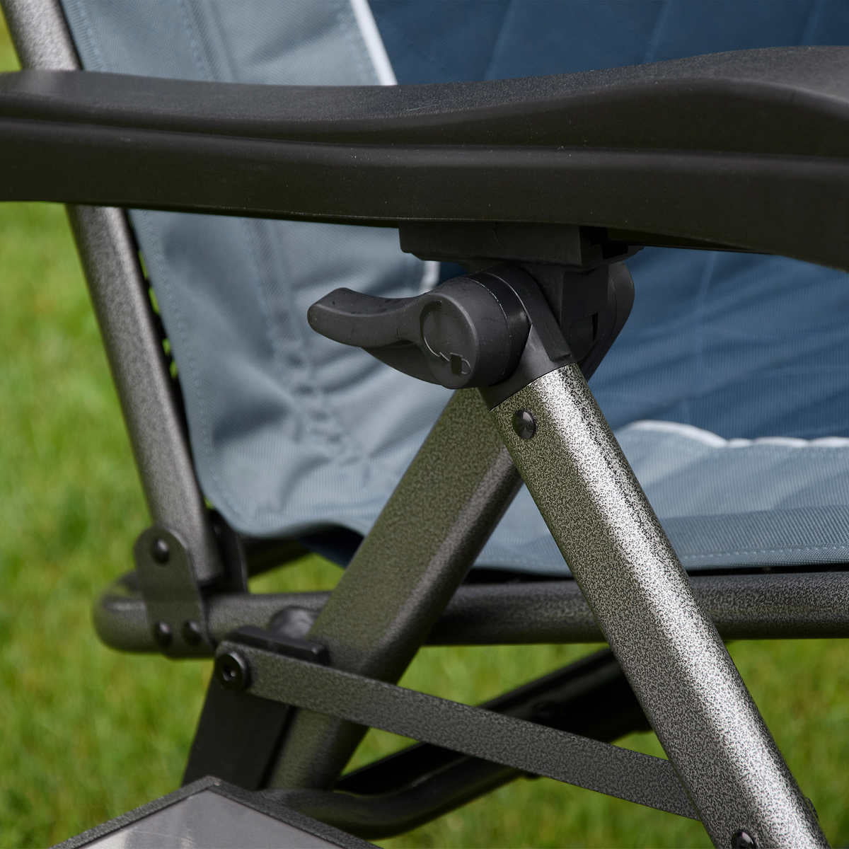 Timber Ridge Zero Gravity Lounger