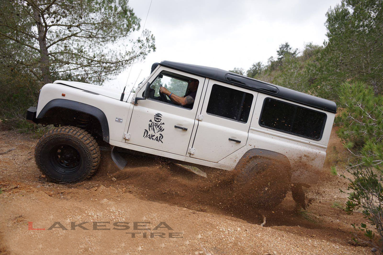 35x12.5R17 LT Crocodile Mud Terrain Tire by Laksea Tire