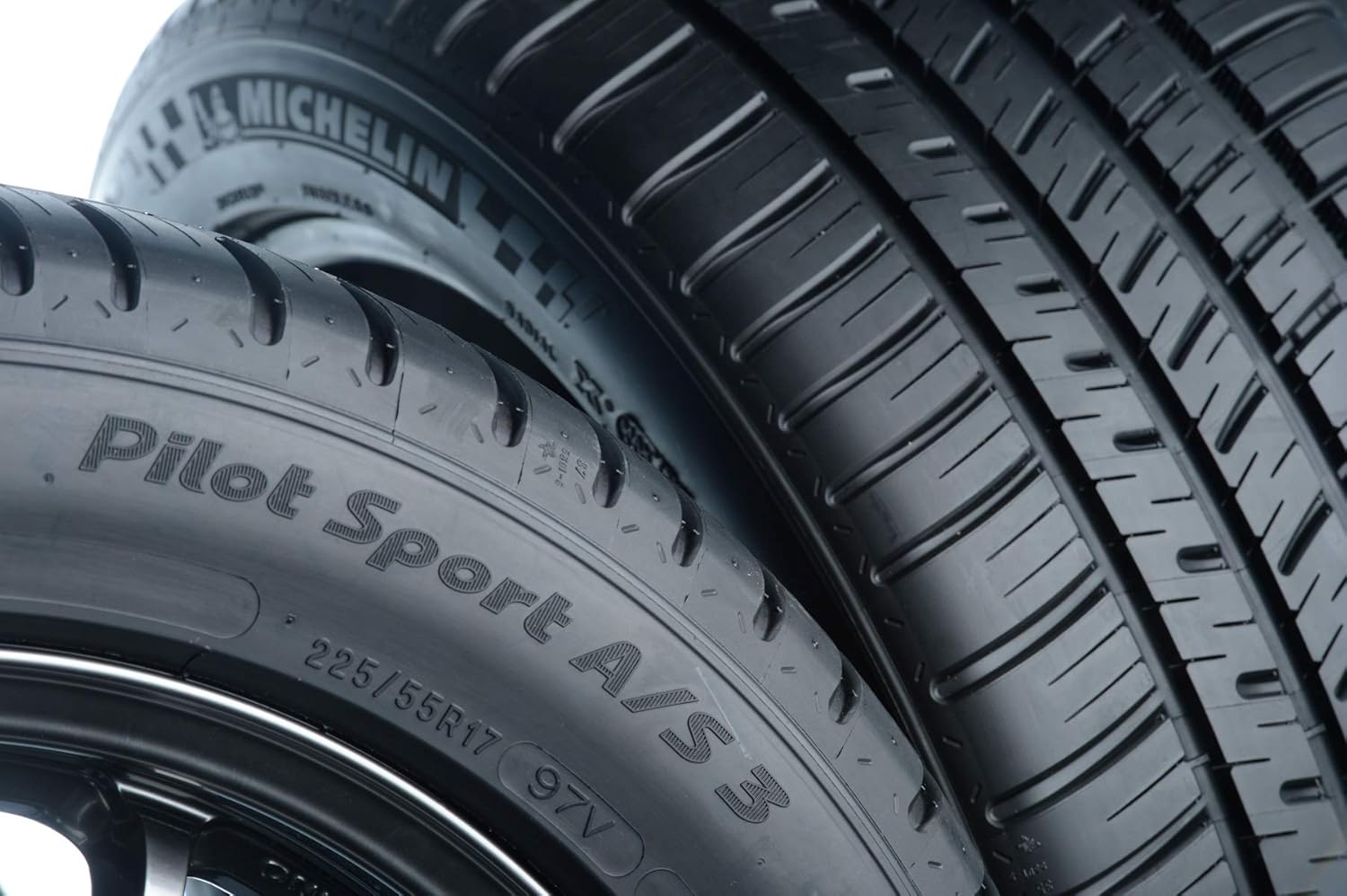 MICHELIN Pilot Sport A/S 3 All-Season Tire 255/55R19/XL 111V