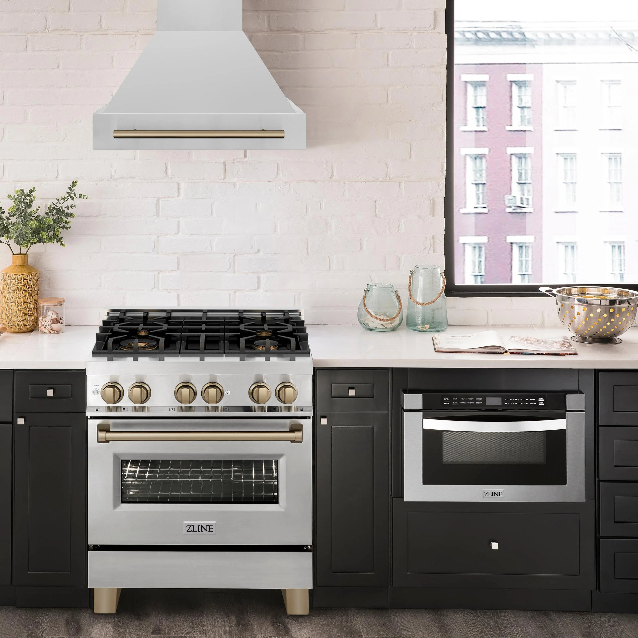 ZLINE 24" 1.2 cu. ft. Microwave Drawer in Black Stainless Steel