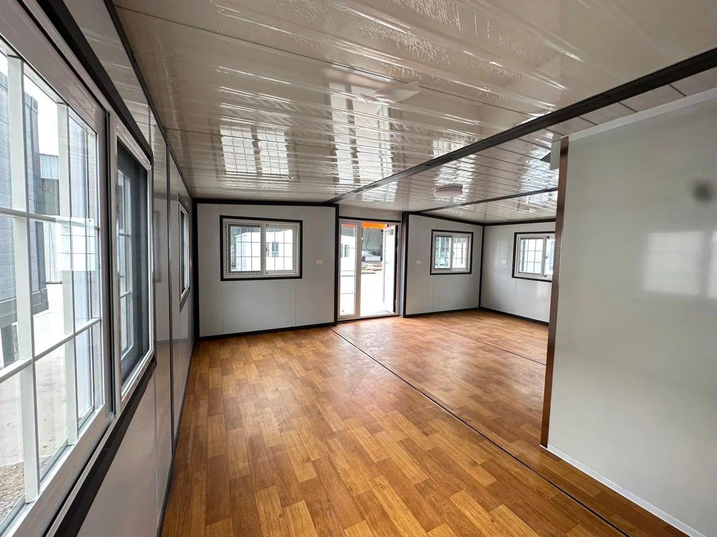 Expandable Tiny Home with Bathroom, Kitchen, 20ft Length, Portable Container House, Windows & Doors