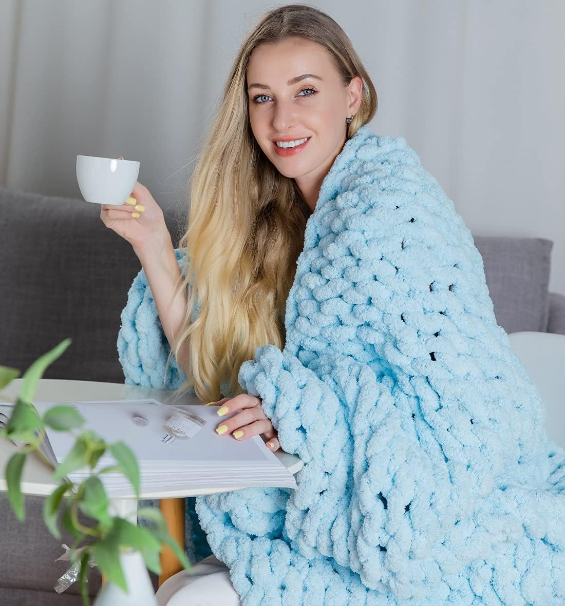 DIRUNEN Chunky Knit Luxury Throw Blanket Large Cable Knitted Premium Soft Cozy Chenille Bulky Blankets for Cuddling up in Bed, on The Couch or Sofa Navy 40×59